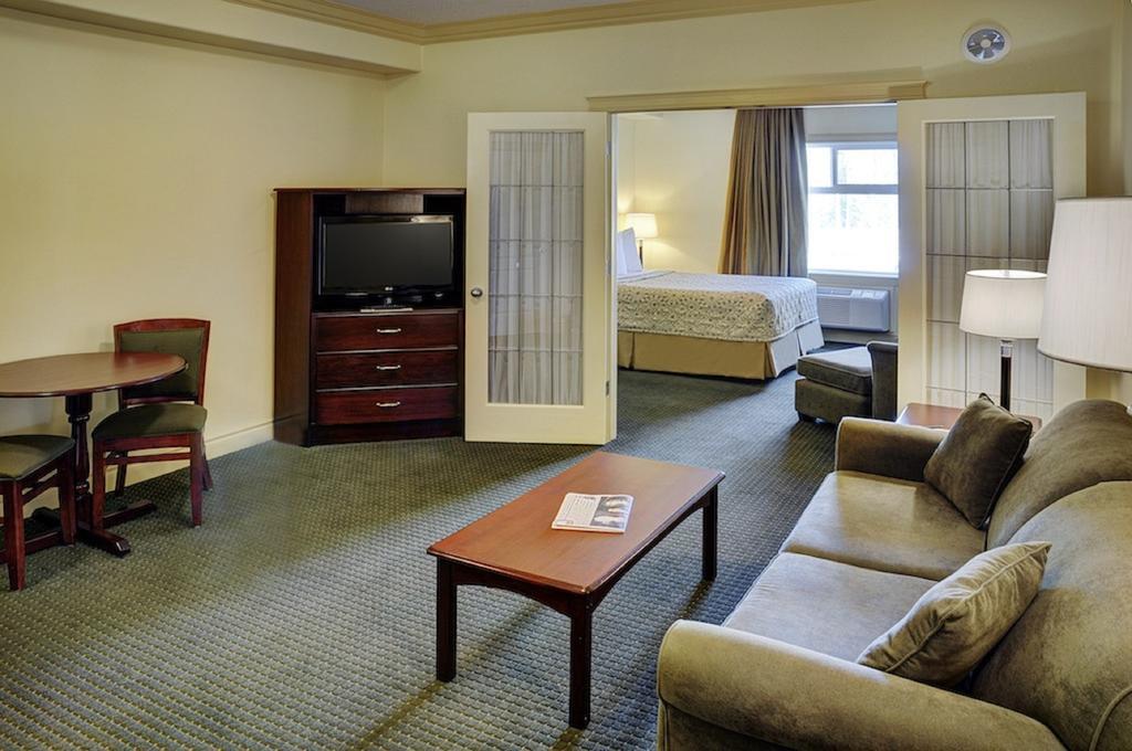 Chateau Nova Hotel Fort Mcmurray Pokoj fotografie