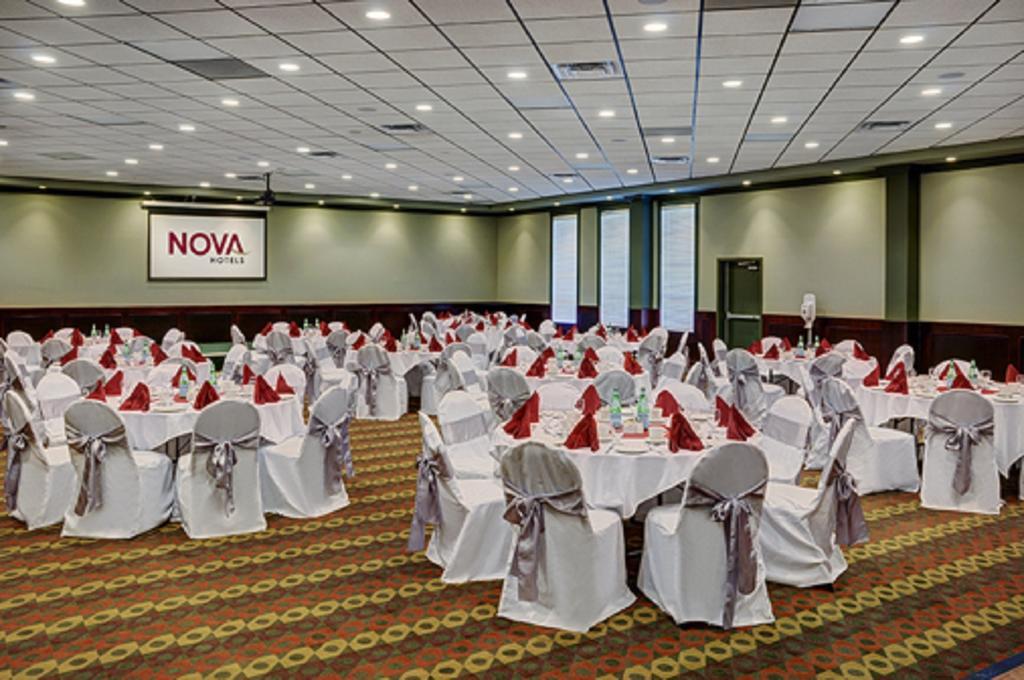 Chateau Nova Hotel Fort Mcmurray Exteriér fotografie