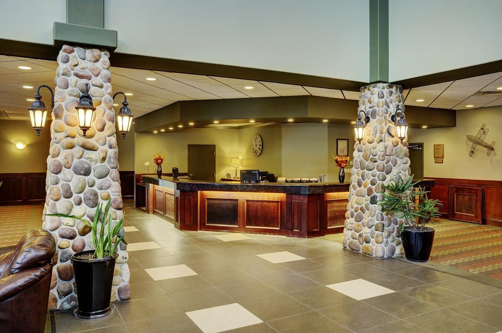 Chateau Nova Hotel Fort Mcmurray Exteriér fotografie