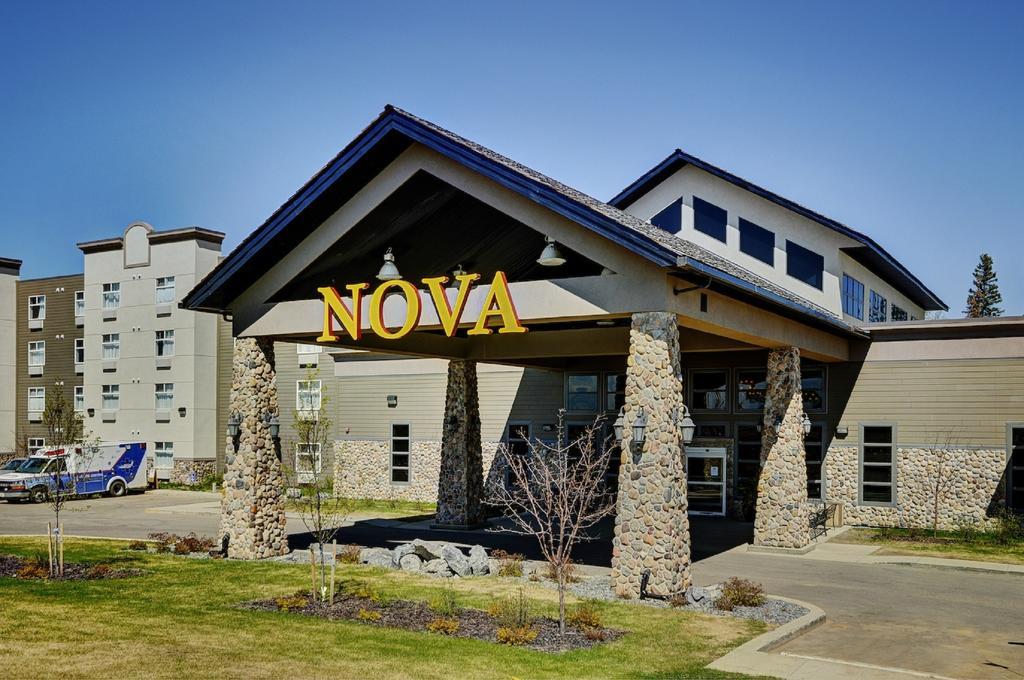 Chateau Nova Hotel Fort Mcmurray Exteriér fotografie