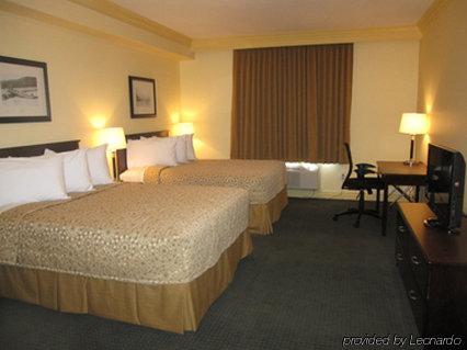 Chateau Nova Hotel Fort Mcmurray Pokoj fotografie